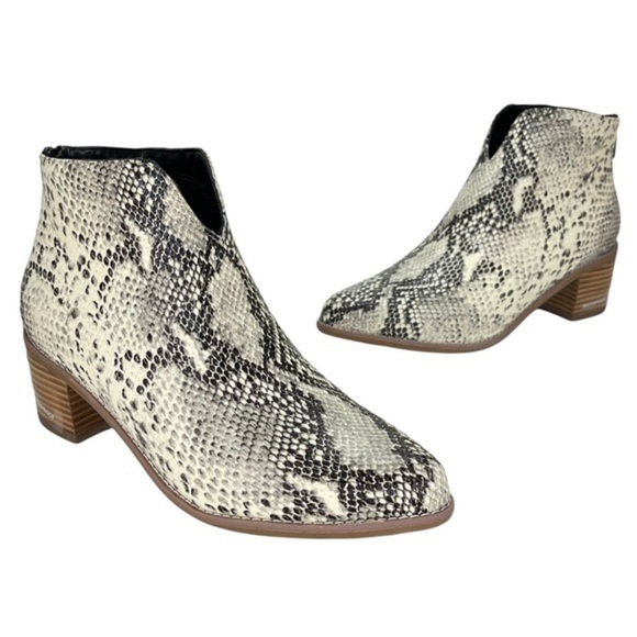 Aqua Shoes - Aqua Bloomingdales Emily Natural Snake Leather Waterproof Ankle Boots Size 9